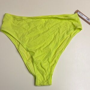 SKIMS Fits Everybody Cheeky Brief in Daffodil 4X